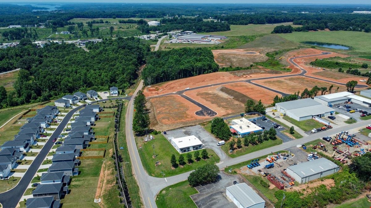 3,200 SQ FT Flex Space Near HWY 76- I-85- Pendleton