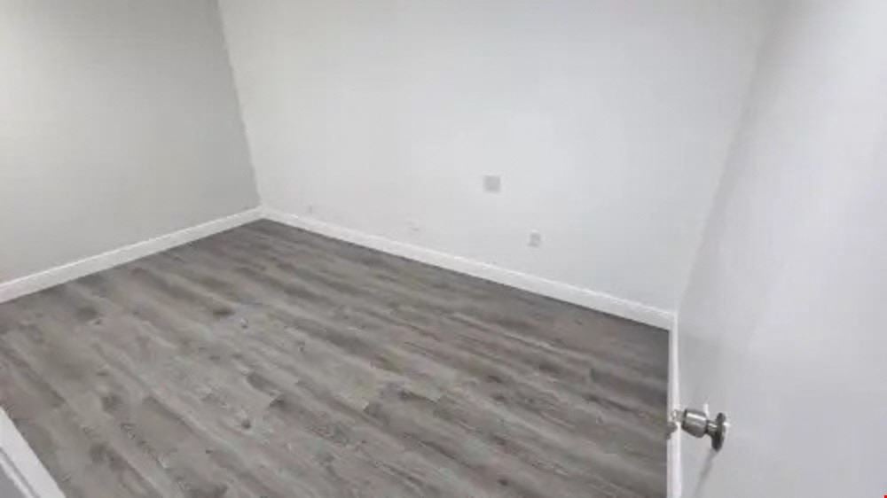 962 SF Suite 207 Professional and Medical Office Space