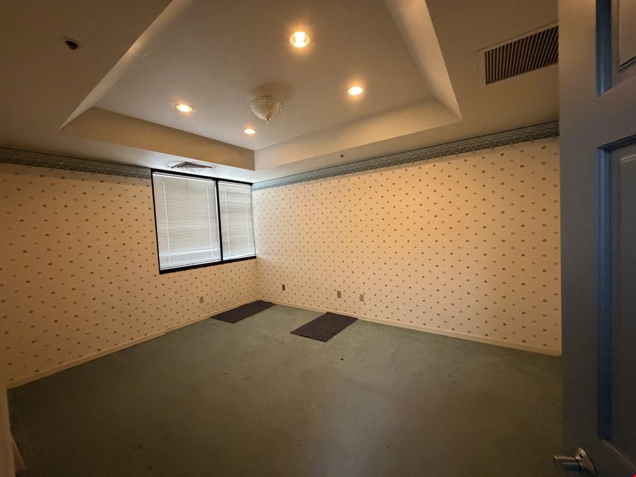 999 S. Fairmont Avenue, Suite 220