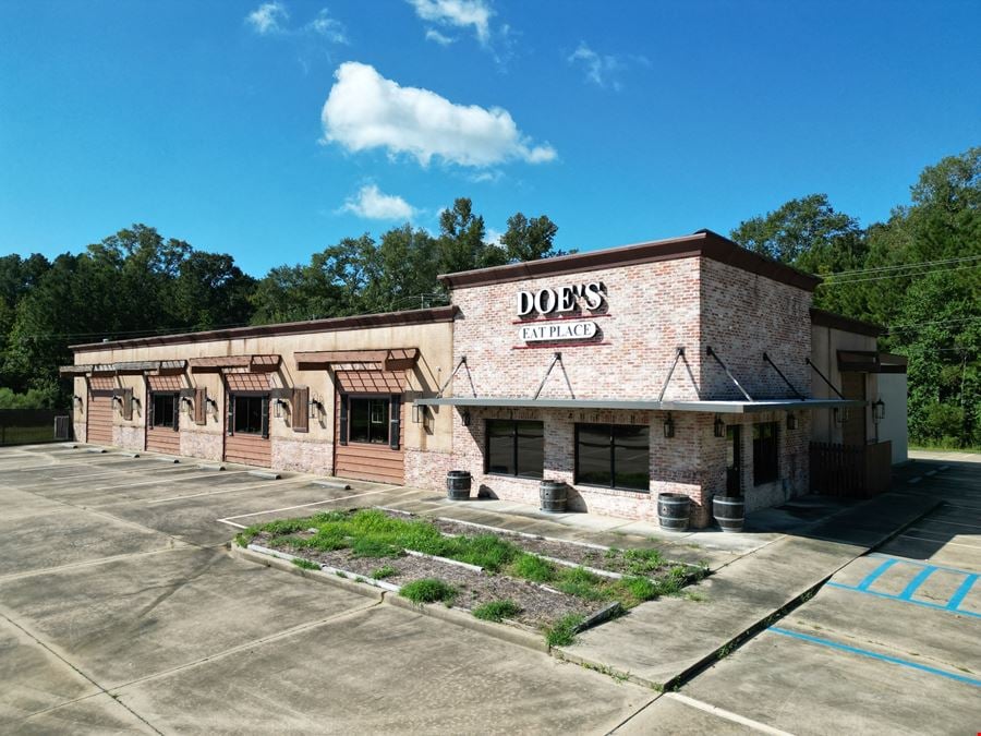 Former Doe's Restaurant - Florence, MS