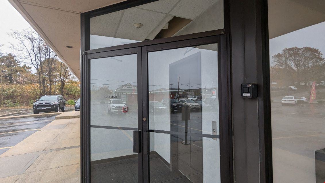 120 Lambert Lind Hwy Unit 6 1995 SF Warwick, RI 02886