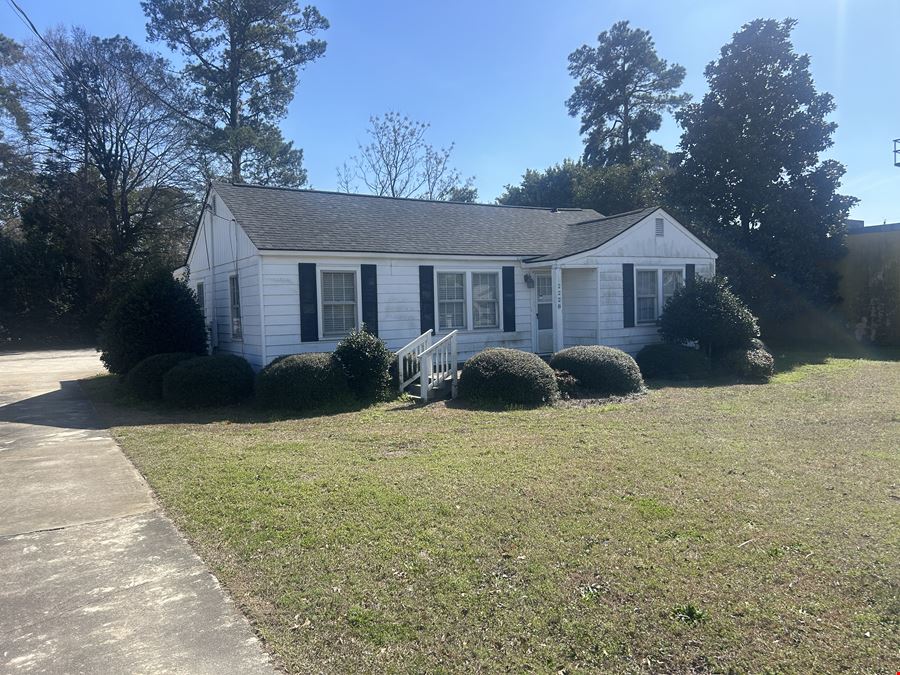 Commercial Building available on Palmetto st.