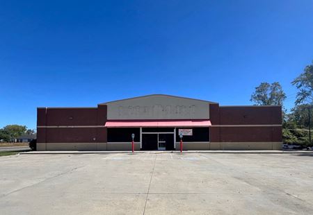 Preview of Retail space for Rent at 5285 E 38th St