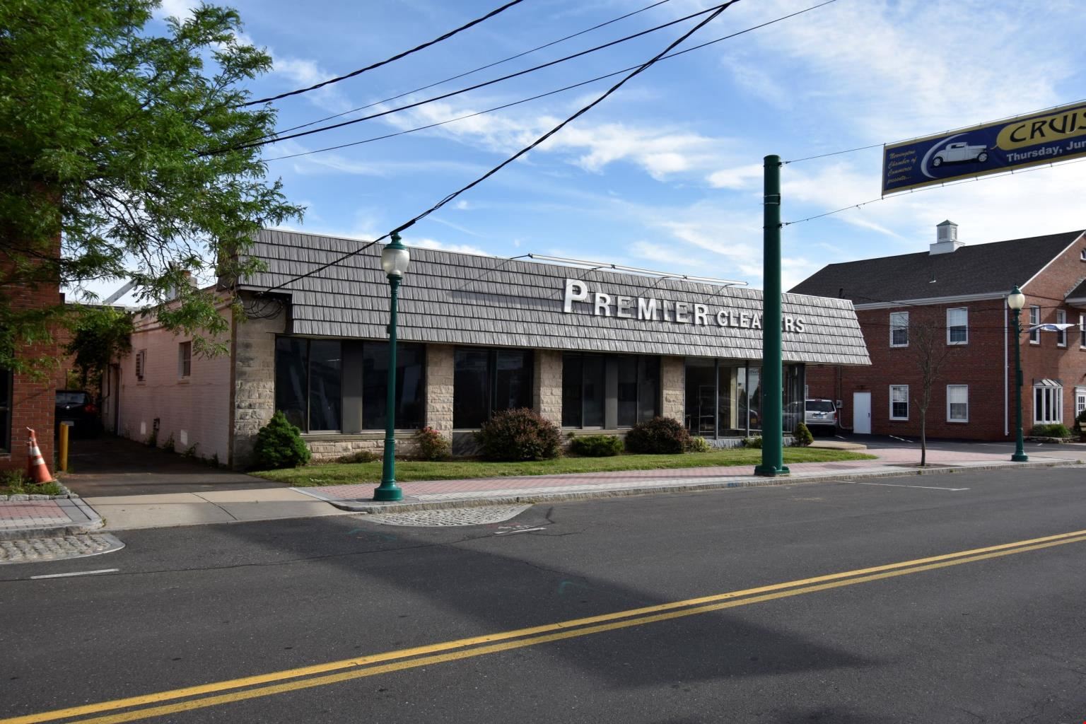 Location Location Location Prime Downtown Newington Location