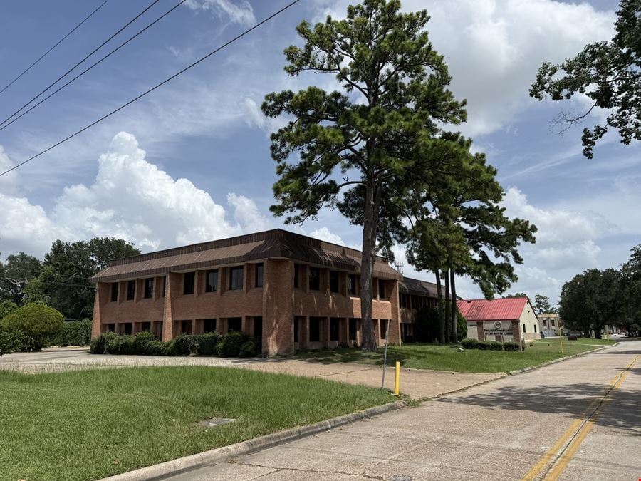 17150 Butte Creek Rd, Houston, TX 77090- 18,847 SF BLDG, 47,916 SF LOT