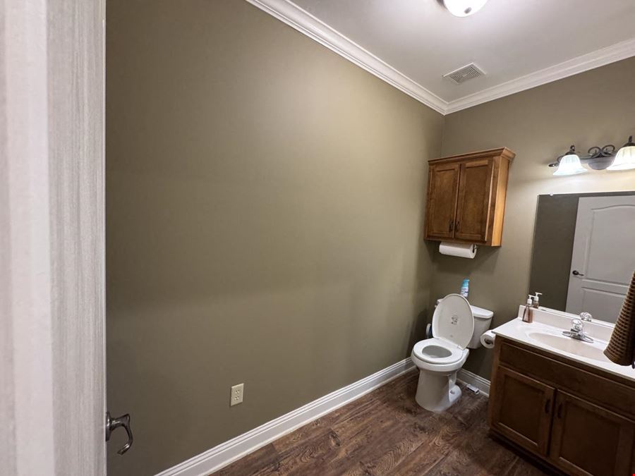 6253 Goodman Rd E, Olive Branch, MS 38654