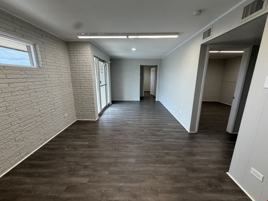 614 W Adams Ave