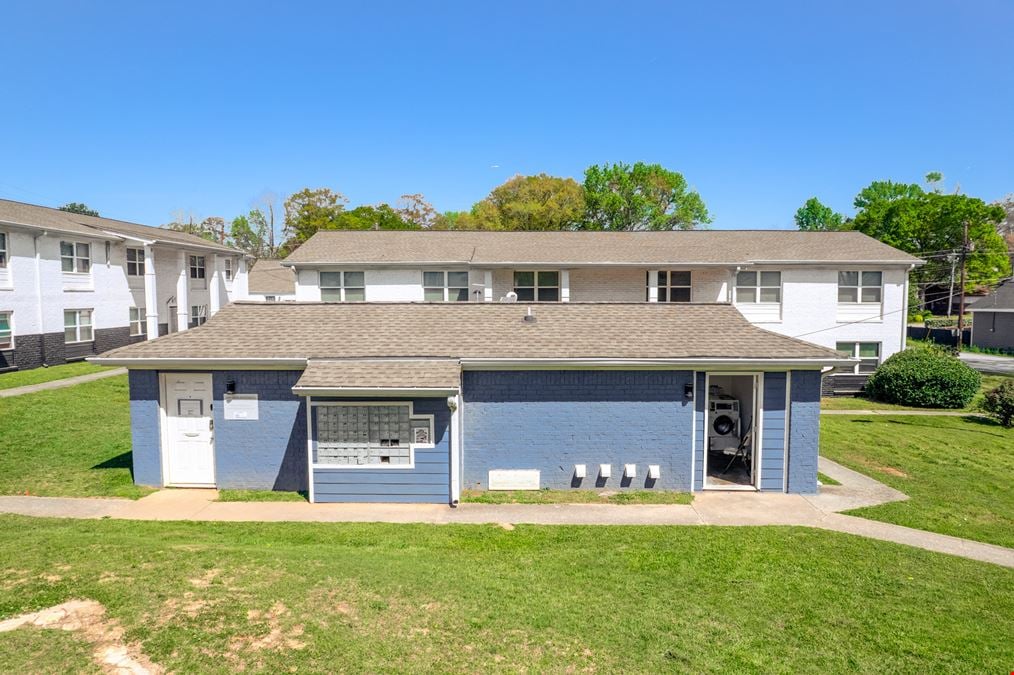 Recently Renovated Azul Door Apartment Complex | 8 Buildings