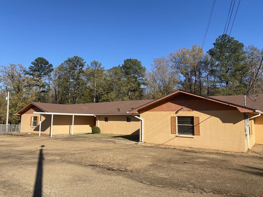 120 Head Start Ln - Former Daycare/School