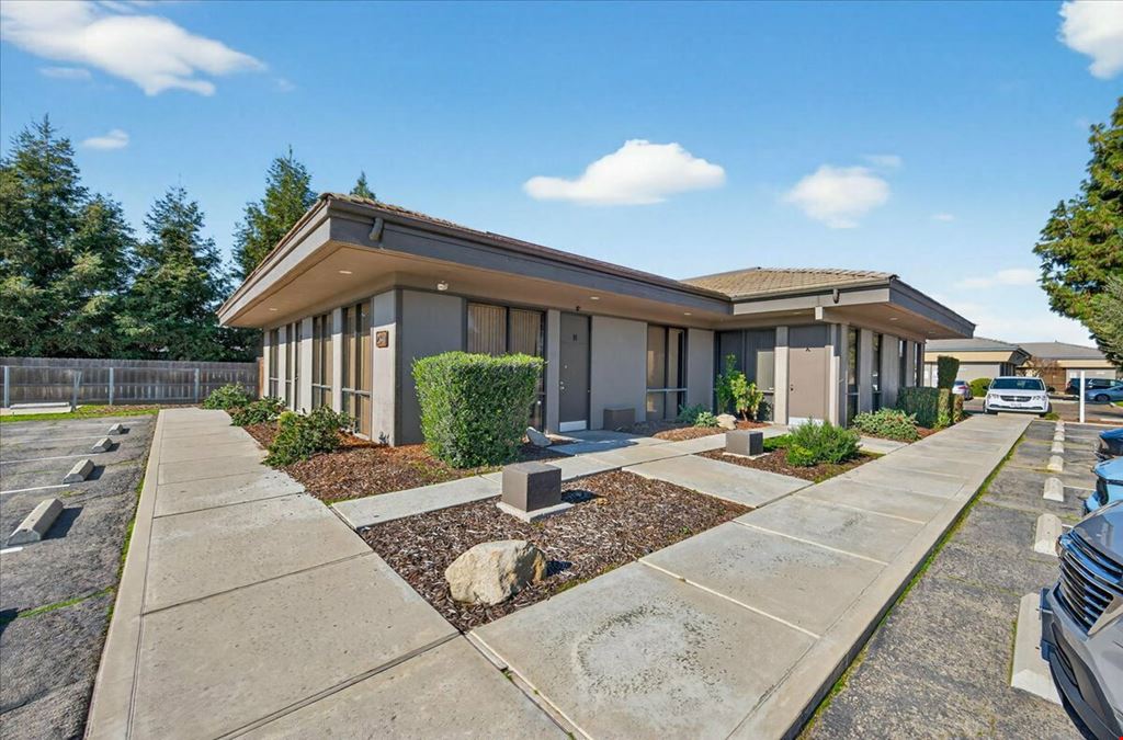 Former Attorney Office in Excellent Condition in Visalia, CA