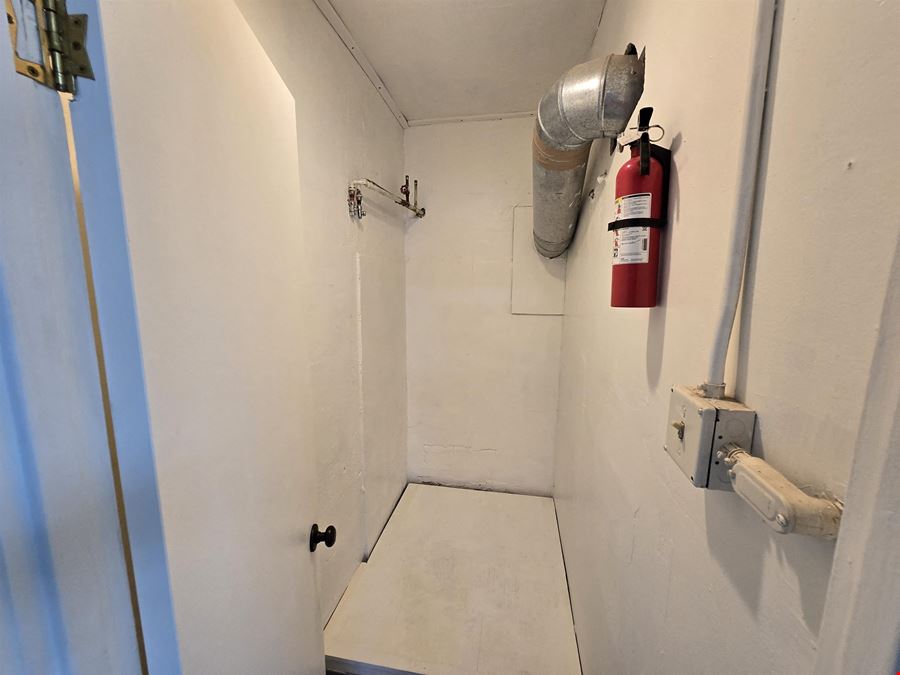 3258 F Rd