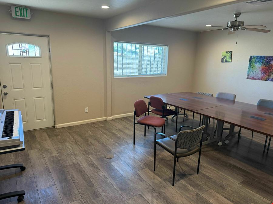 Freestanding Office Building | 4250 N 19th Ave