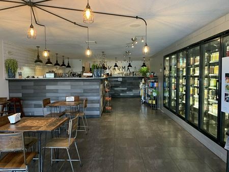 Preview of commercial space at 1901 N Howard Ave