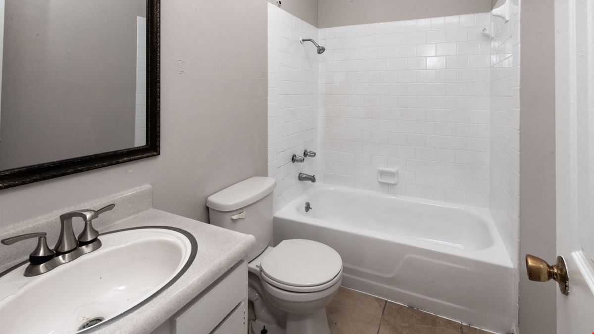 Royal Oaks Apartments