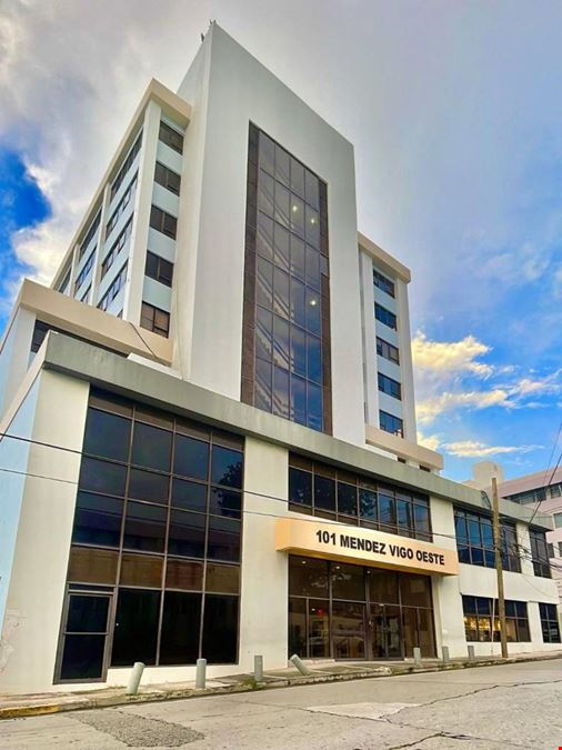 101  Mendez Vigo Oeste, #905/906