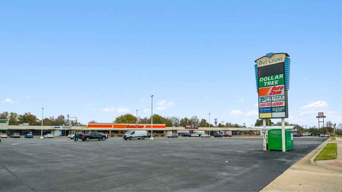 Del Crest Shopping Center