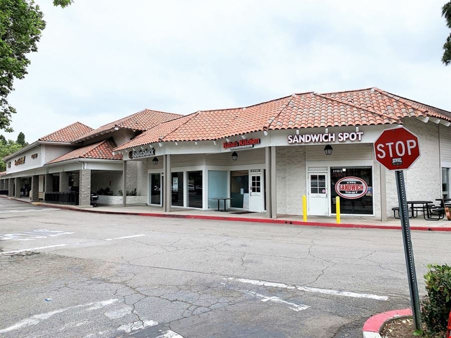 Newbury Oaks Marketplace