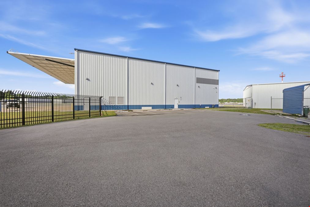 Hangar 30