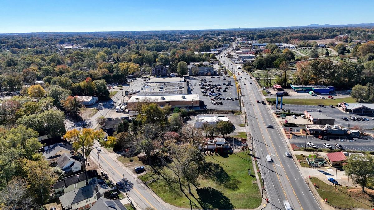 943 Jesse Jewell Pky, Gainesville, GA 30501