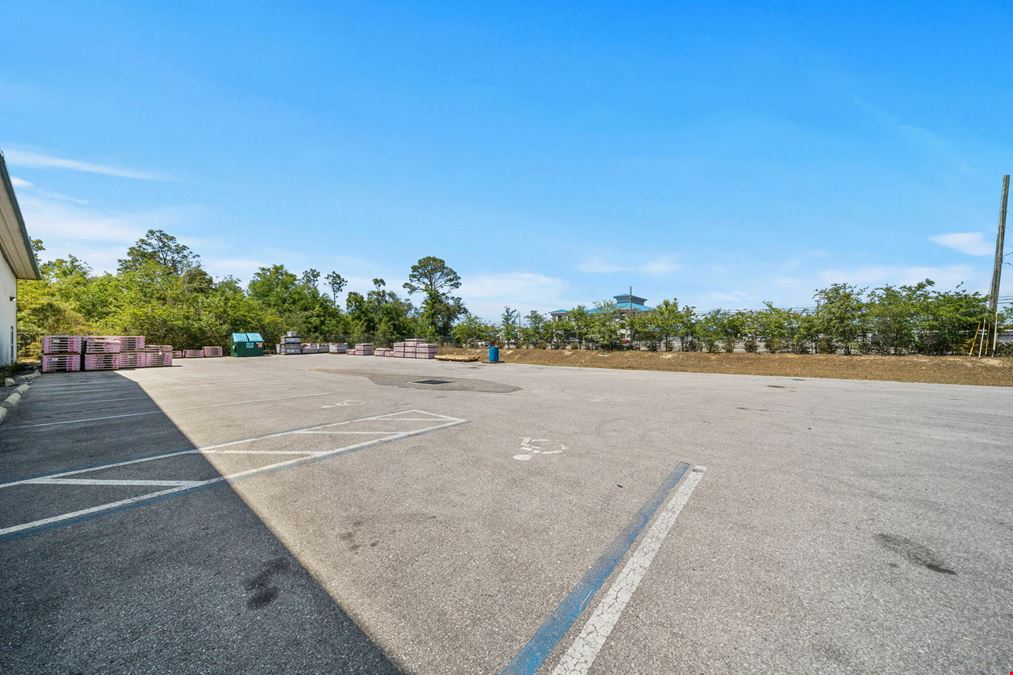 15,064 +/- SF Industrial Facility For Sale | 900 E Baldwin Road