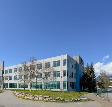 Preview of commercial space at 889 Harbourside Drive