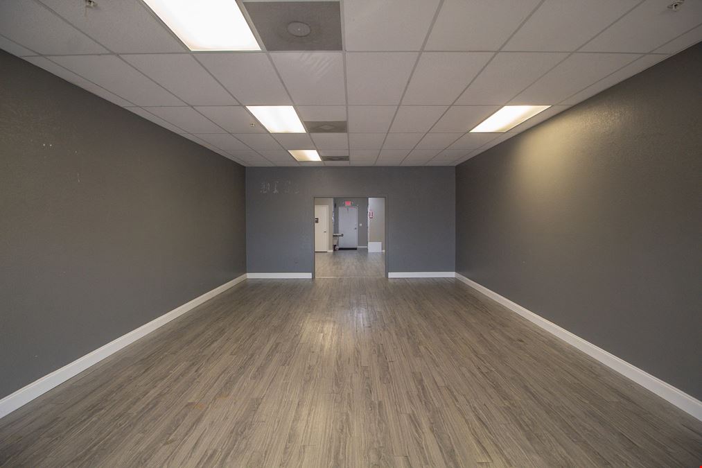 Retail/Office Condo in High-Traffic Port Charlotte Corridor