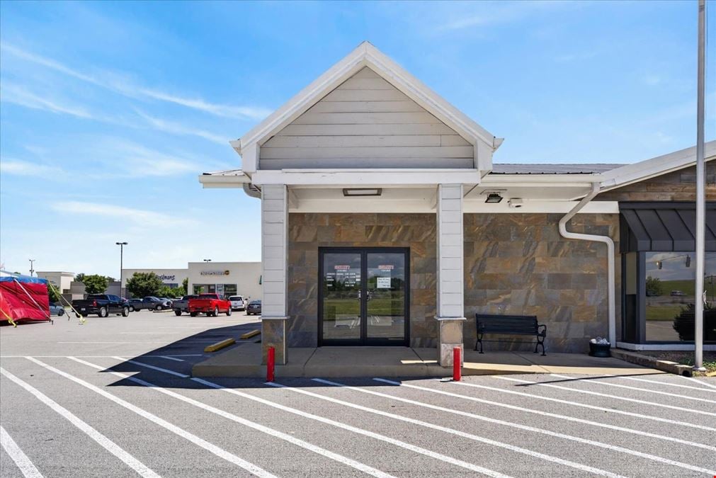 COMING SOON (Live Mon 6/22) - 4000 Fort Campbell Blvd - For Lease