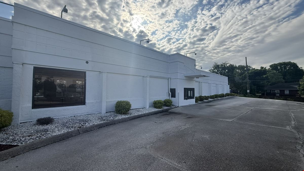 2456 E Magnolia
