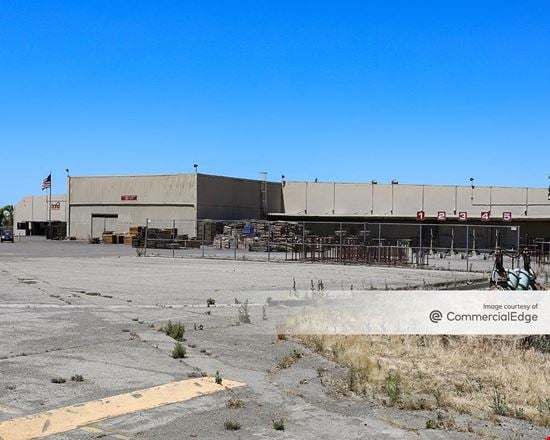 Preview of Industrial space for Rent at 1700 4th St W
