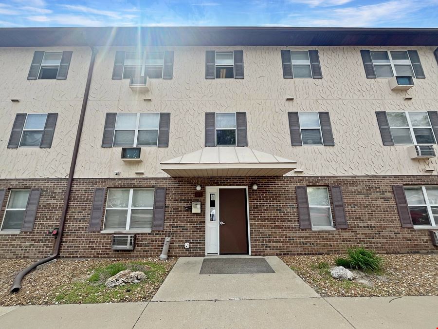 Golden Oak Apartments
