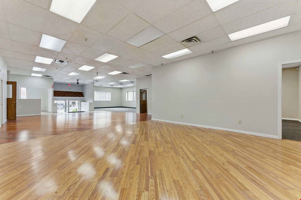 16 Commercial Avenue