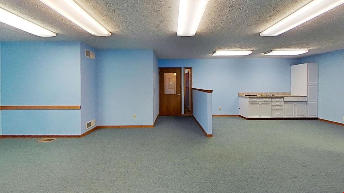 Professional Office Suite on West Saginaw near Lansing Mall