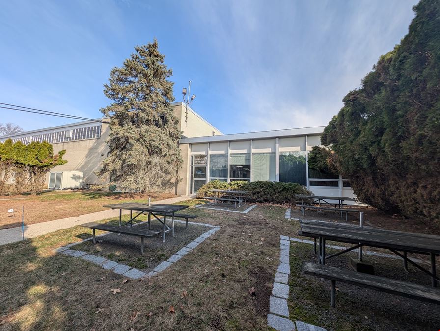 1 Pond Rd