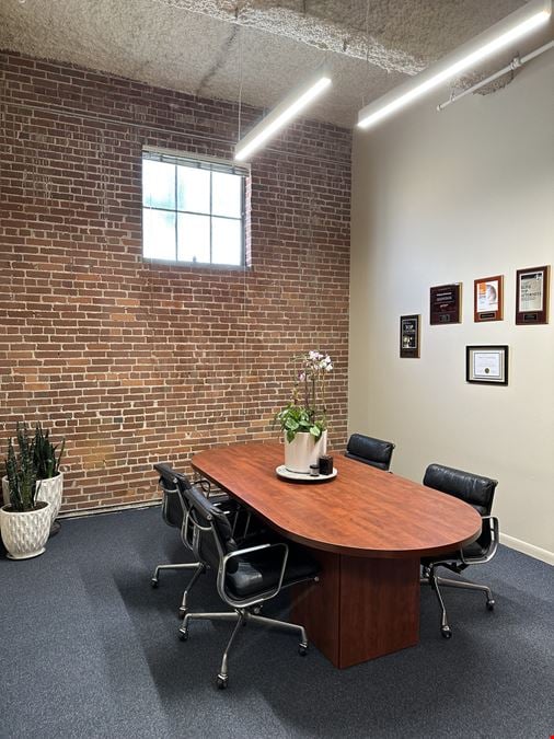 Executive Suite in Urban Style Office Downtown SRQ