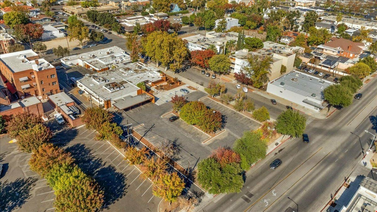 Professional Office, Surgical Center, Retail Space in Downtown