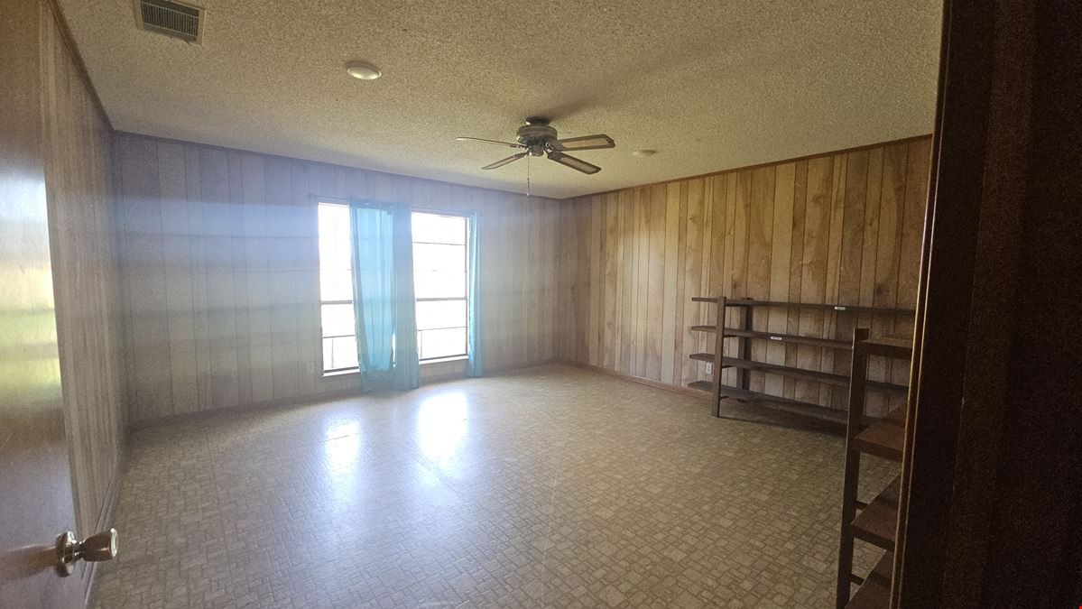 1215 W Cedar Creek Pkwy