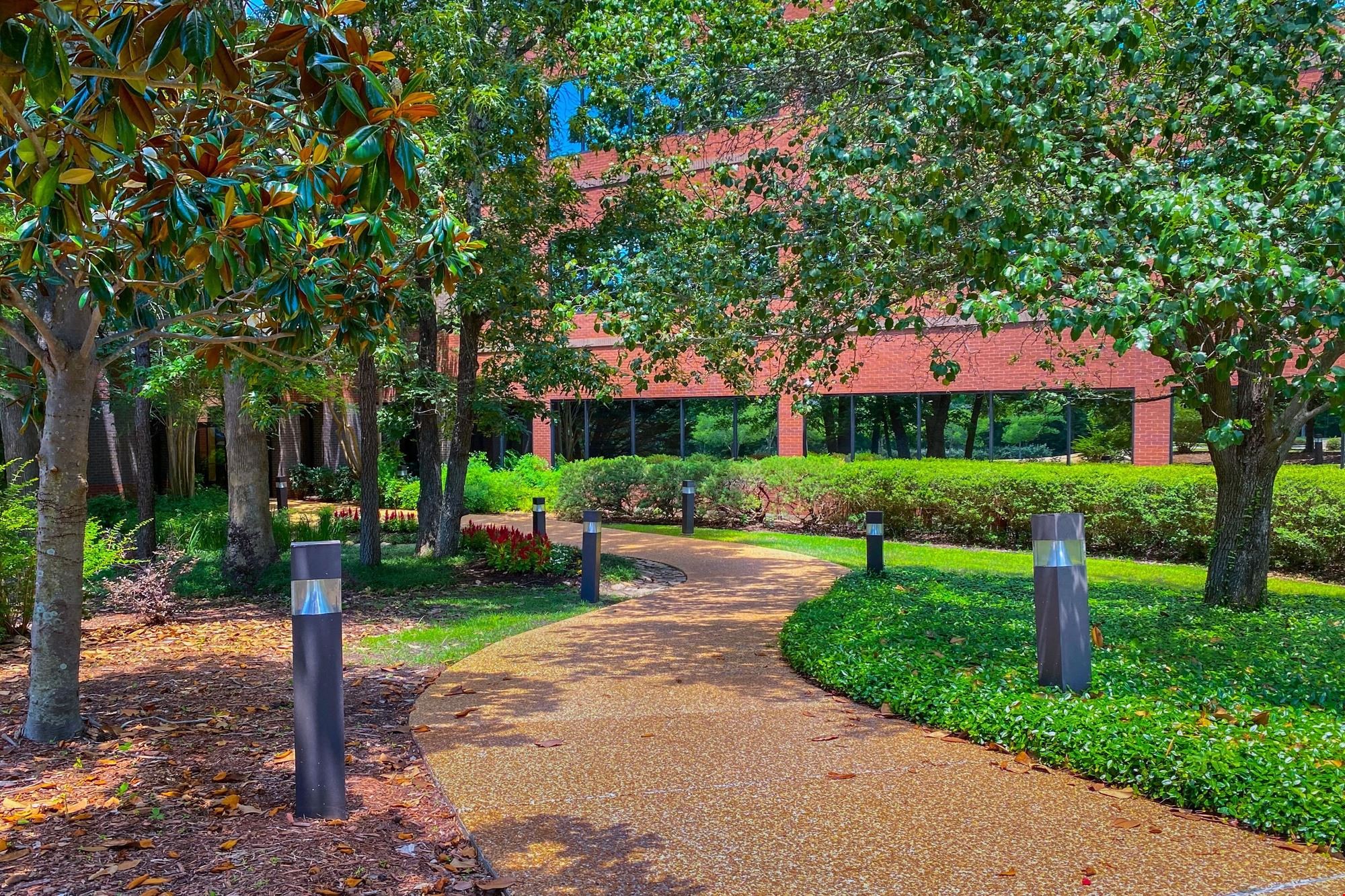 795 Woodlands Parkway