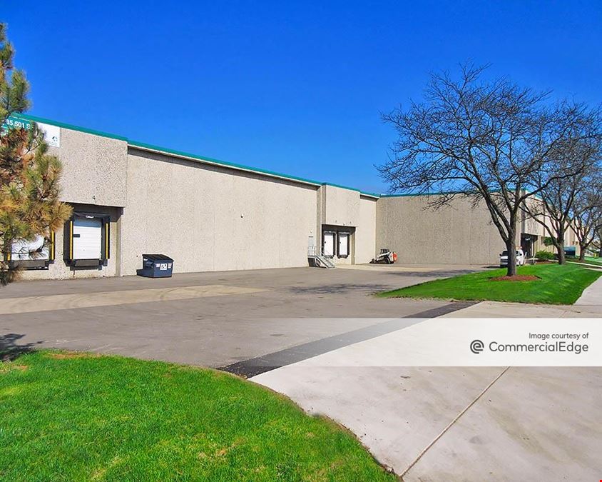 Prologis Elk Grove Industrial Park - 2800-2900 Lively Blvd