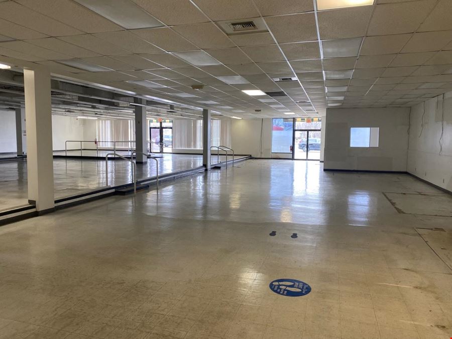 East Livingston Plaza