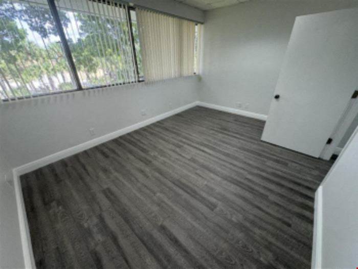 589 SF Suite 204 Professional and Medical Office Space