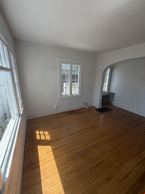 341 Redondo Ave