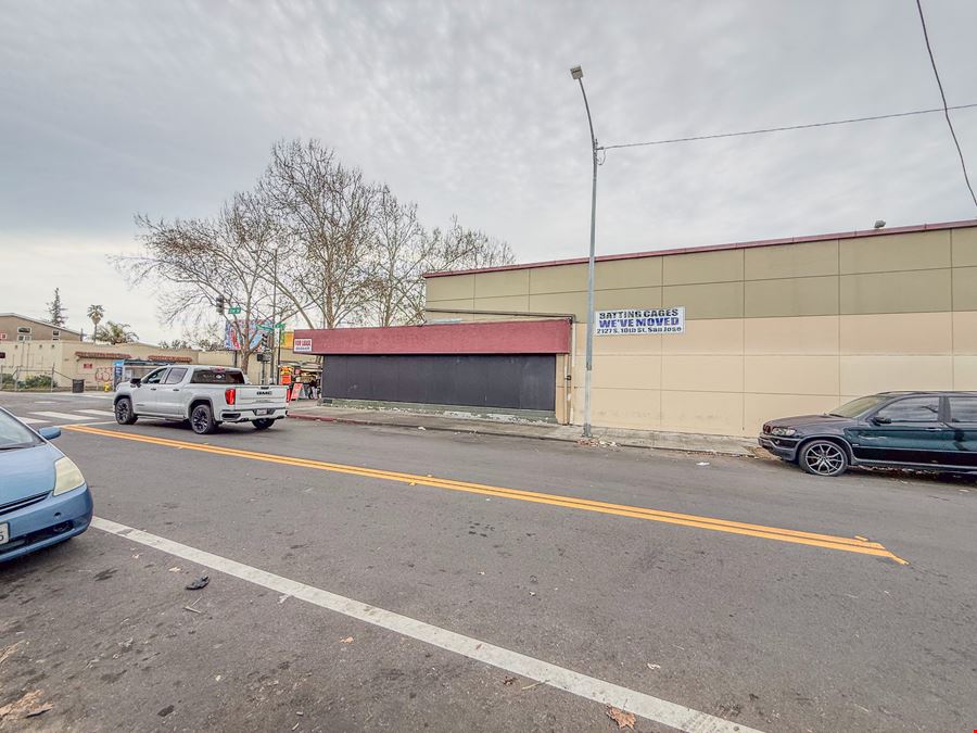 995 E Santa Clara