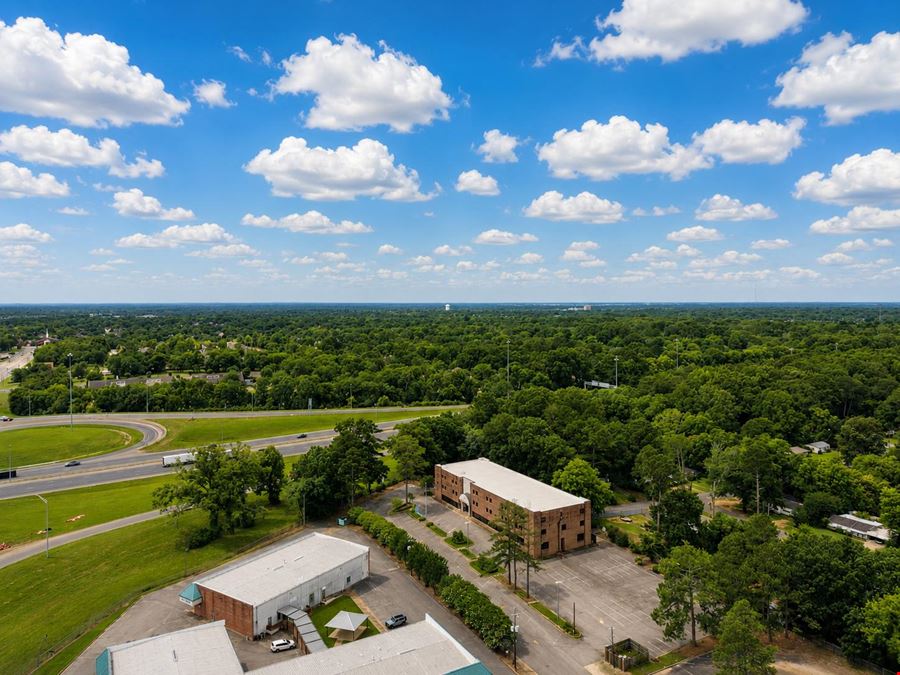 3815 Interstate Ct