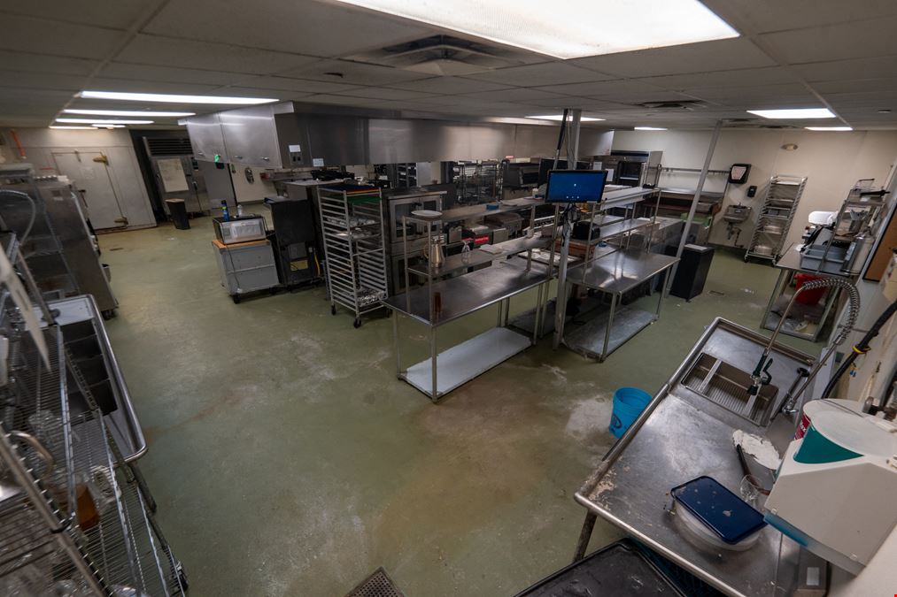 2nd Gen Retail F&B / Commissary Kitchen / Large Storage
