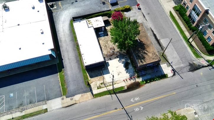 ±1,633 SF Freestanding Retail/Flex Building