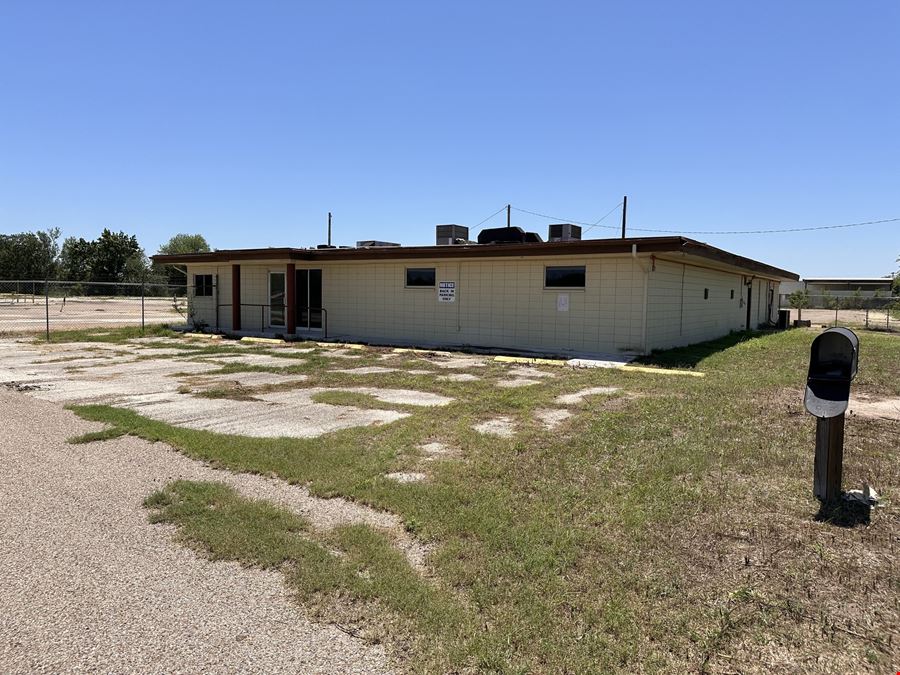 Multiple Crane Served Shops & Wash-Bays Near Hwy 281