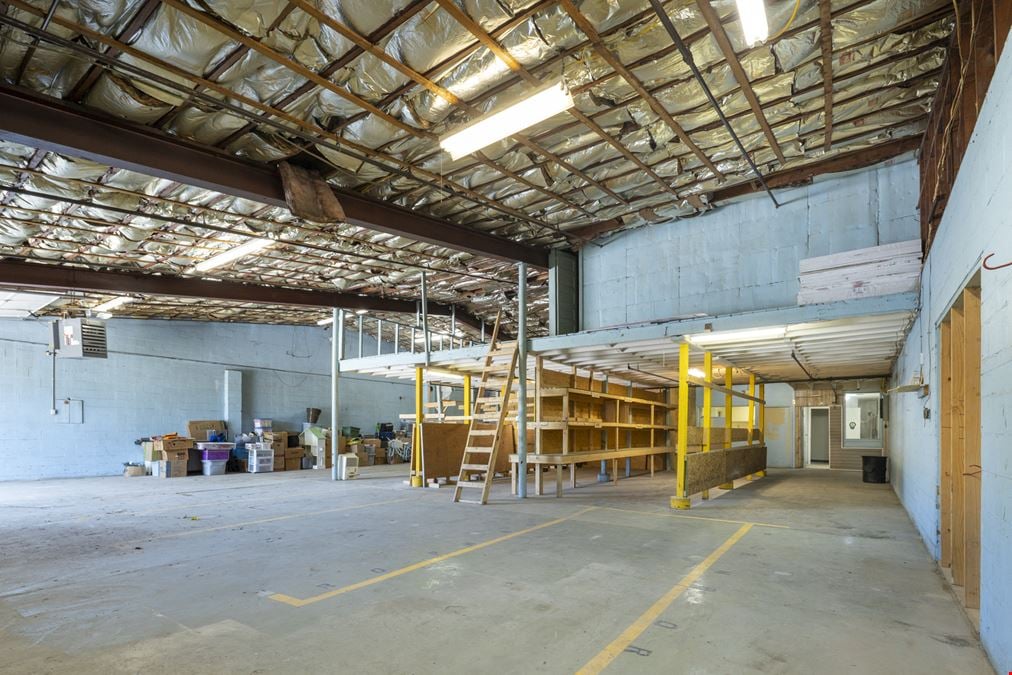 4,082 SF of Industrial Space in Lexington, KY