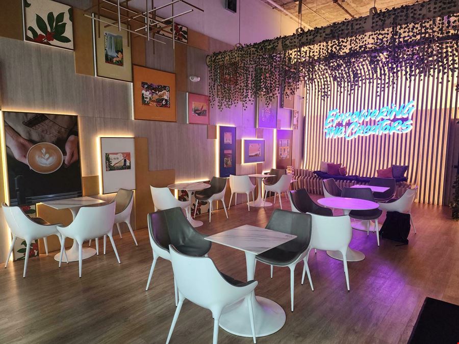 1,257 SF Coffee Shop For Sale
