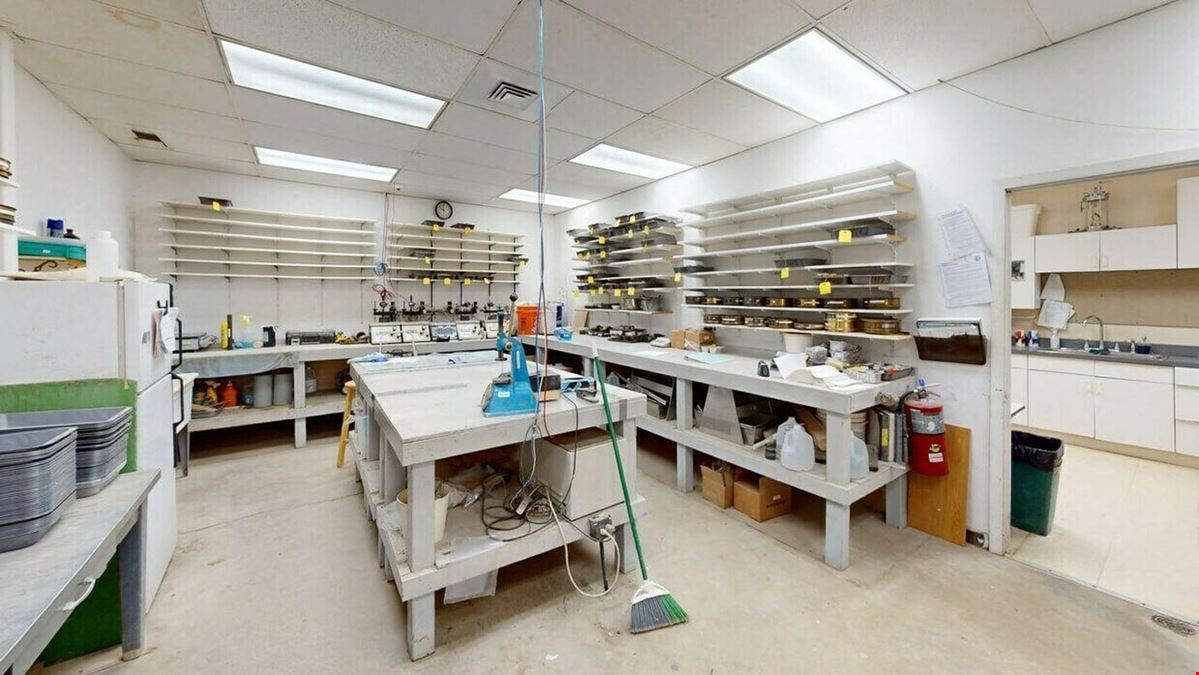 1235 E Davis St Office/Garage Building