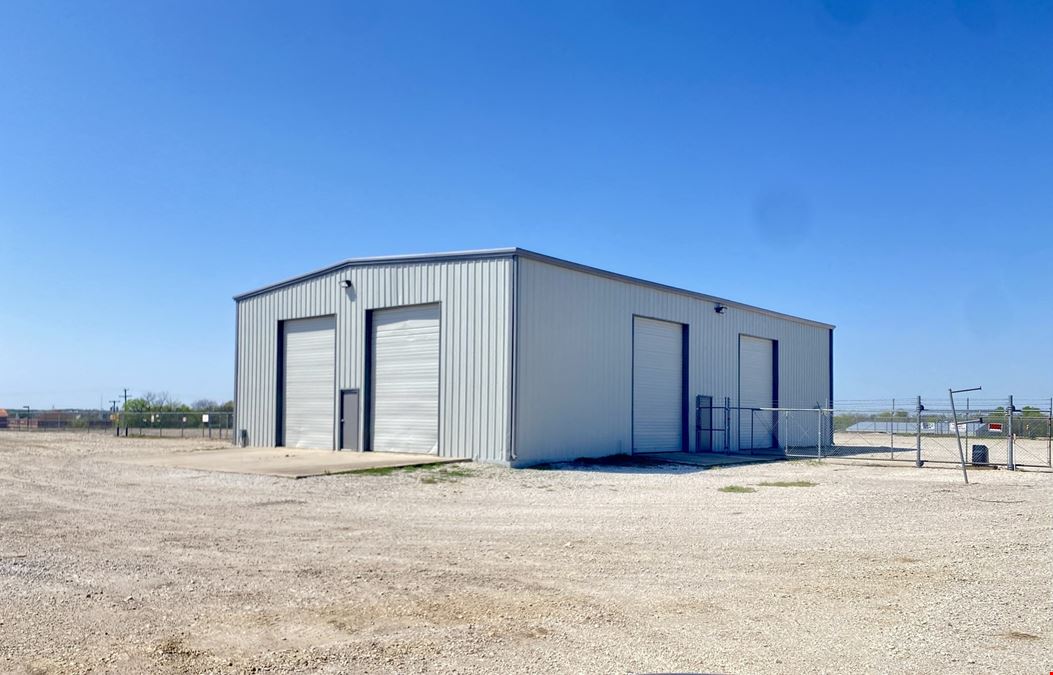 IOS: 20,700 SF Industrial on ±24.56 Acres (Divisible)